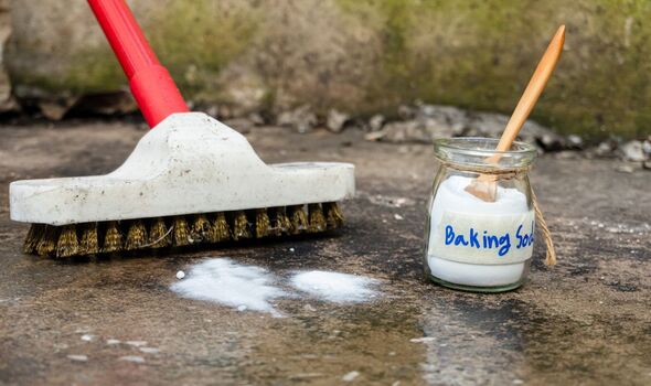 Removing rust from concrete with baking soda